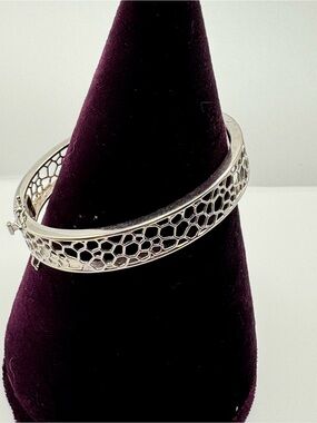 Sterling Silver Honeycomb Hinged Bangle Bracelet - Silver